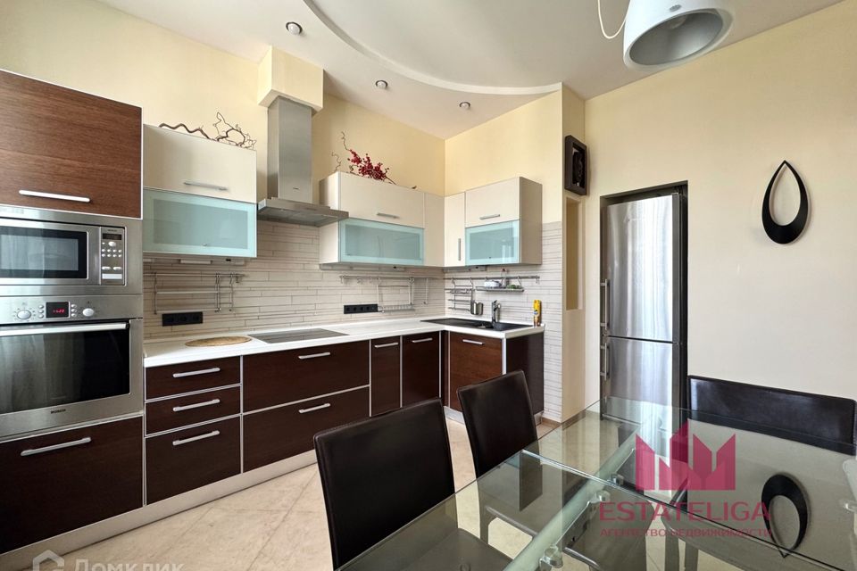 Сдаётся 2-комнатная квартира, 74 м²