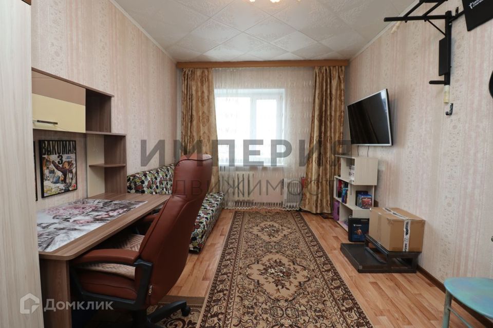 Продаётся комната в 6-комн. квартире, 90 м²