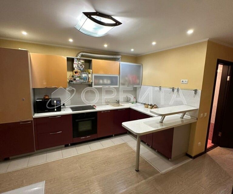 Продаётся 3-комнатная квартира, 102 м²