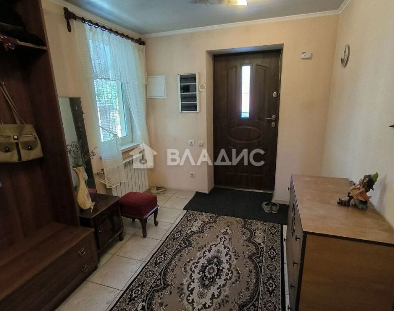 Продаётся 3-этажный дом, 248 м²