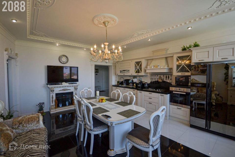 Продаётся 3-комнатная квартира, 124 м²