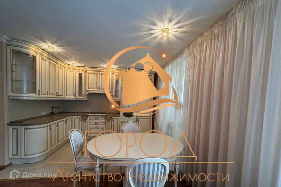 Продаётся 3-комнатная квартира, 134 м²