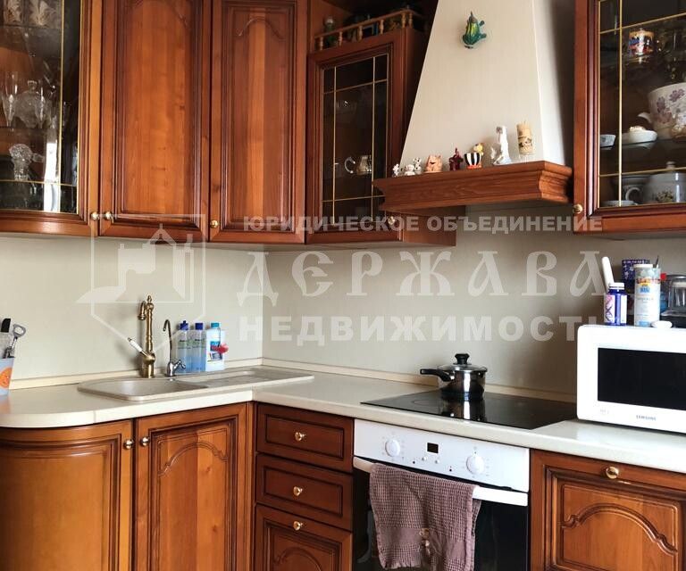 Продаётся 4-комнатная квартира, 62.9 м²