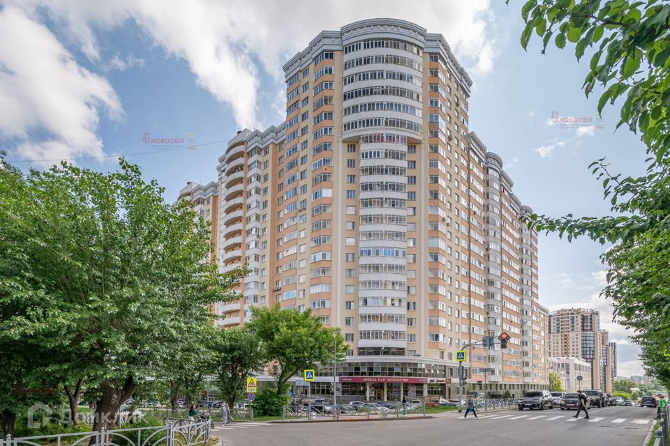 Продаётся 3-комнатная квартира, 101 м²