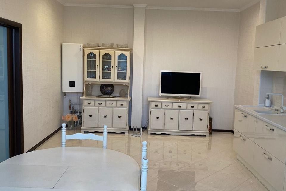 Продаётся 3-комнатная квартира, 118 м²