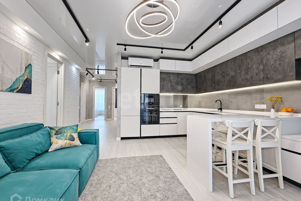 Продаётся 4-комнатная квартира, 100 м²