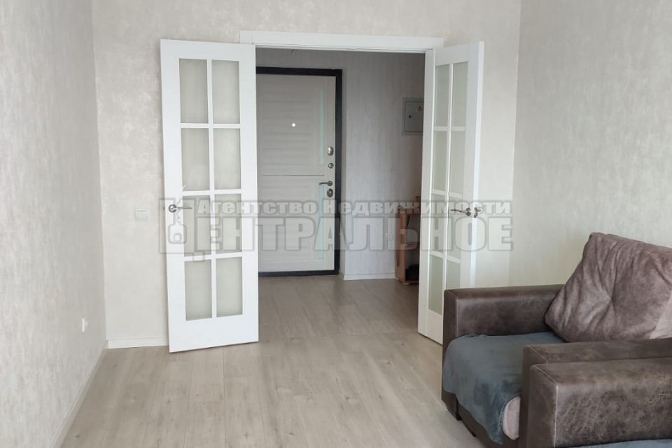 Продаётся 1-комнатная квартира, 43 м²
