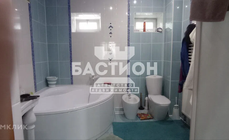 Продаётся 2-этажный дом, 244 м²