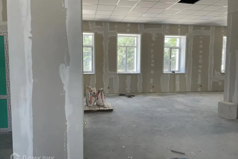Сдаётся помещение своб. назначения, 200 м²