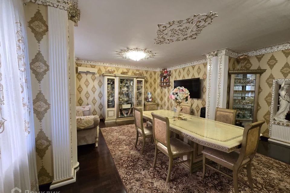 Продаётся 4-комнатная квартира, 151.4 м²