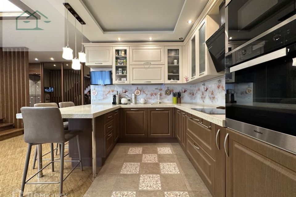 Продаётся 3-комнатная квартира, 107 м²