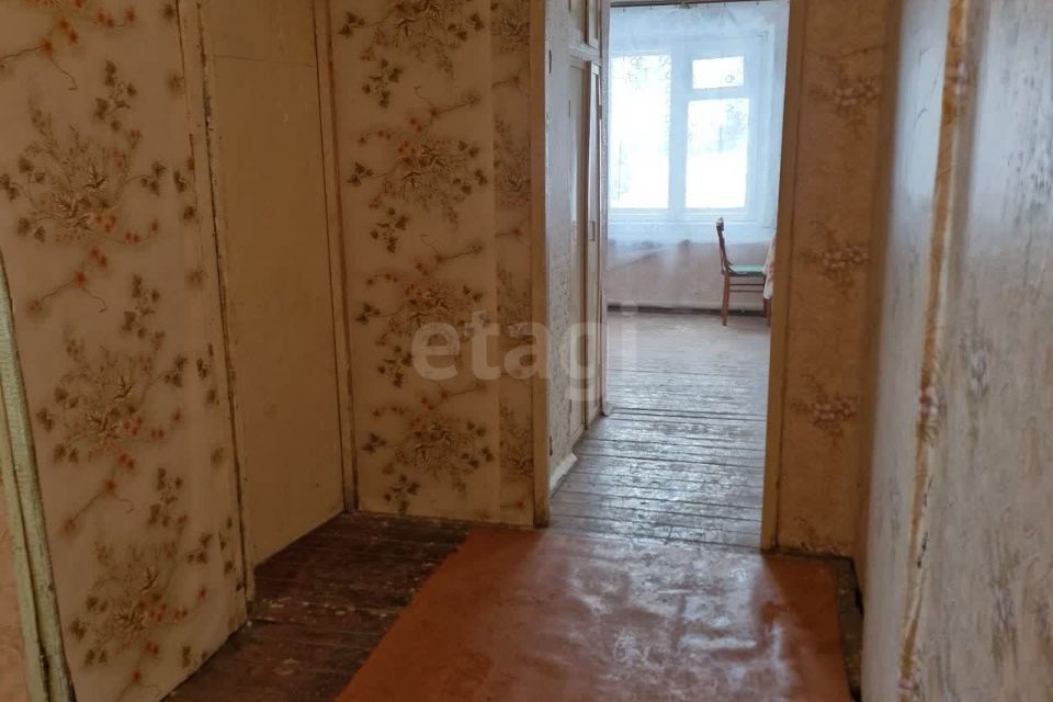 Продаётся 4-комнатная квартира, 64.4 м²