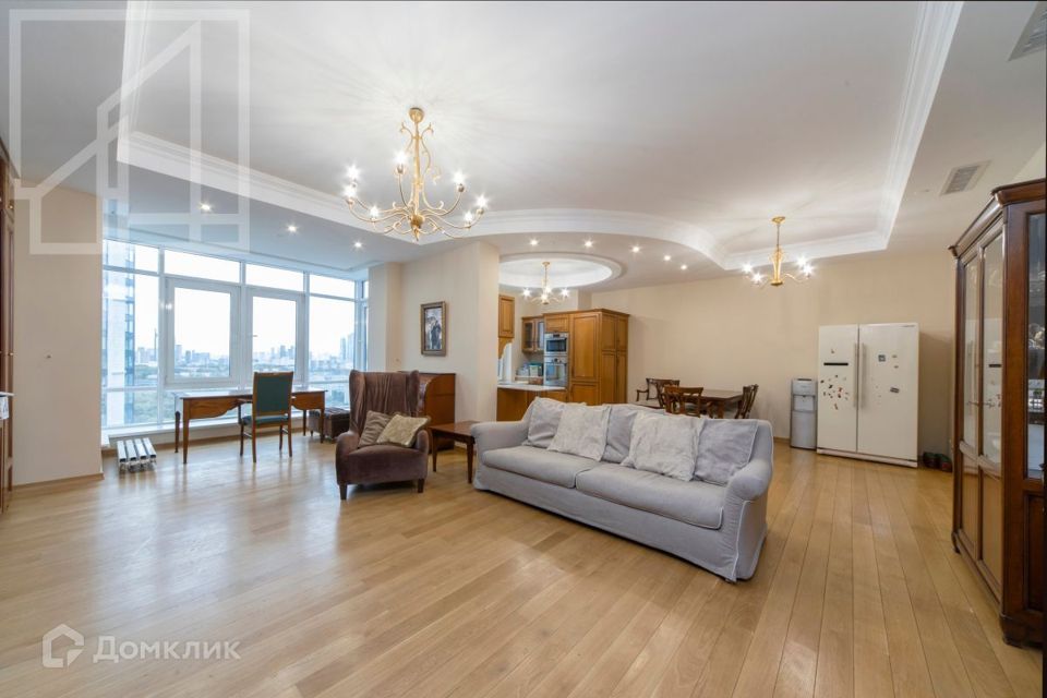 Сдаётся 4-комнатная квартира, 186 м²