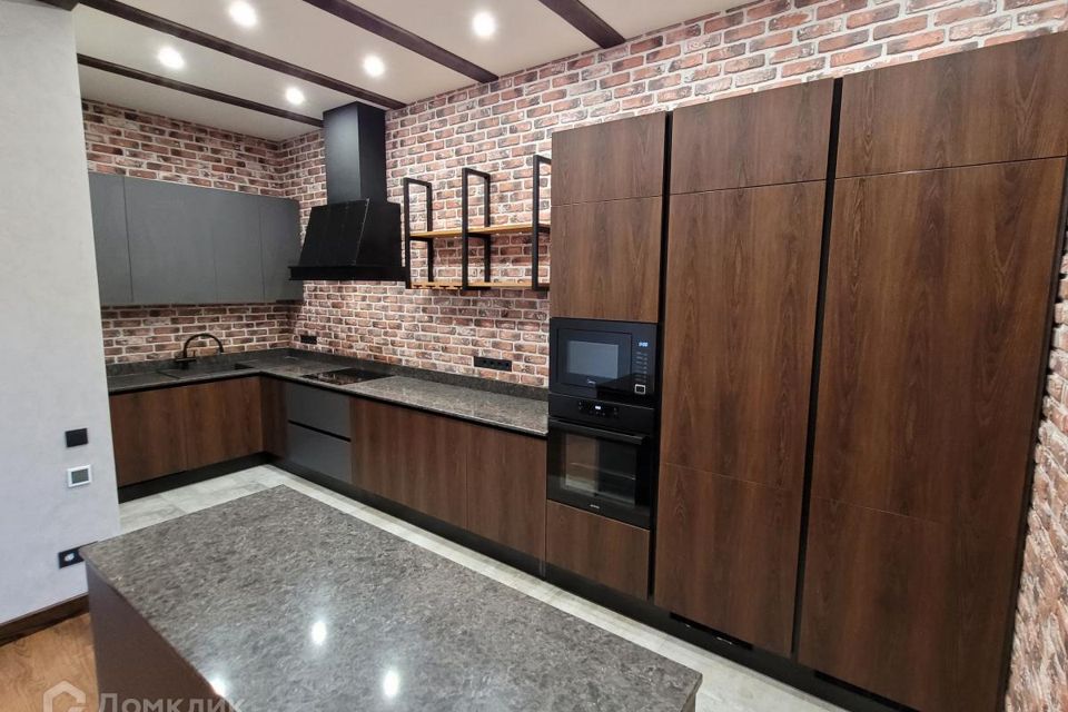Продаётся 3-комнатная квартира, 110.8 м²