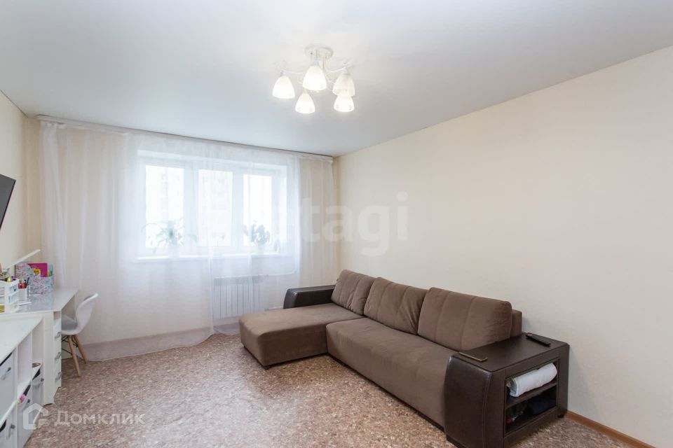 Продаётся 1-комнатная квартира, 42.2 м²
