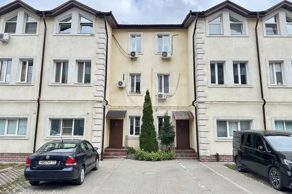Продаётся 3-комнатная квартира, 46.4 м²