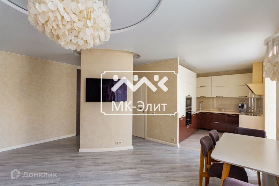 Продаётся 3-комнатная квартира, 110.9 м²