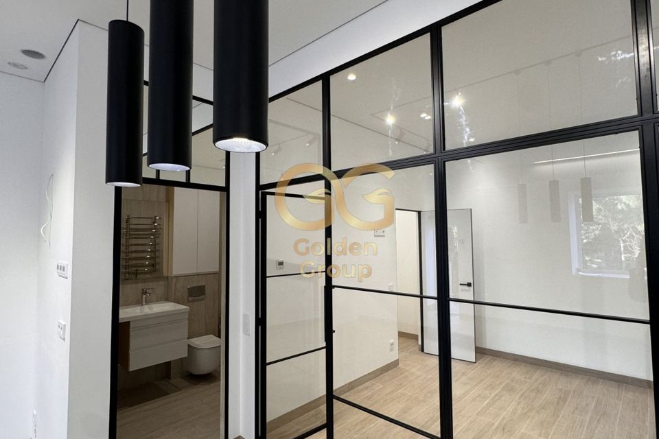 Продаётся 1-комнатная квартира, 55.6 м²