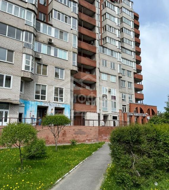 Сдаётся 2-комнатная квартира, 80.6 м²