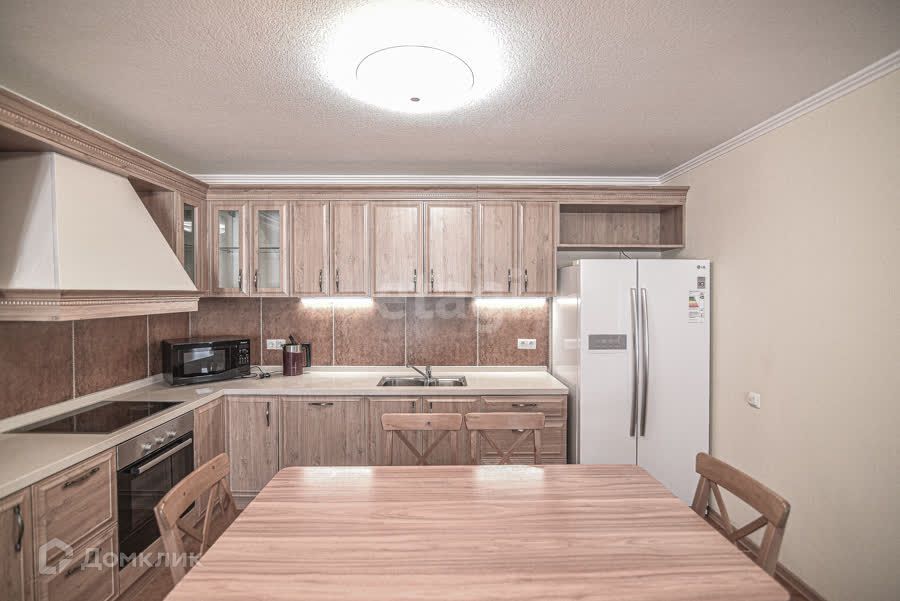 Сдаётся 2-комнатная квартира, 101.1 м²
