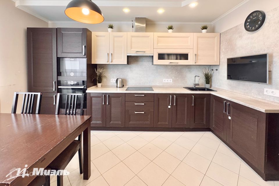 Продаётся 2-комнатная квартира, 60.4 м²