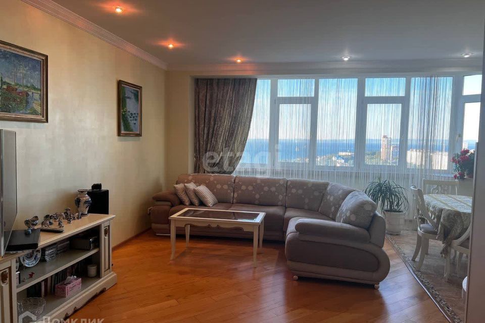 Продаётся 3-комнатная квартира, 101.5 м²