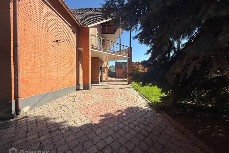 Продаётся 2-этажный дом, 258.1 м²