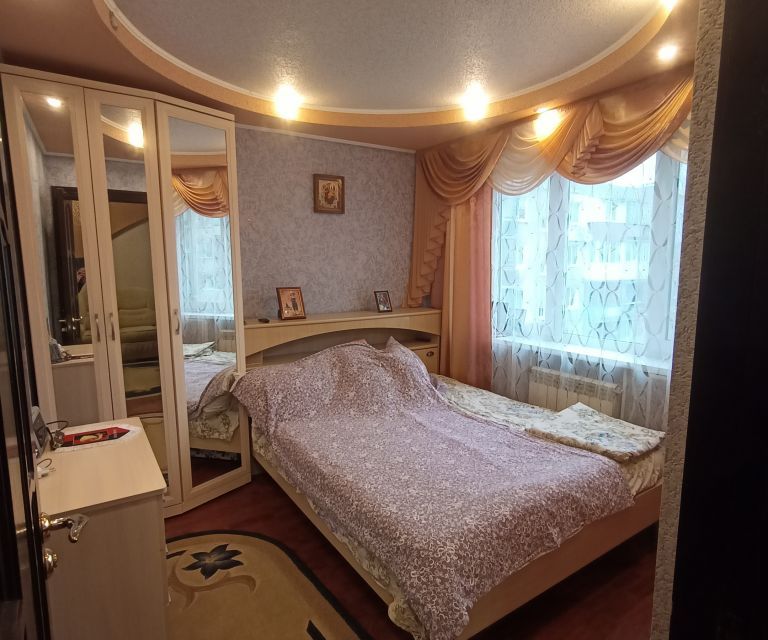 Продаётся 4-комнатная квартира, 60 м²