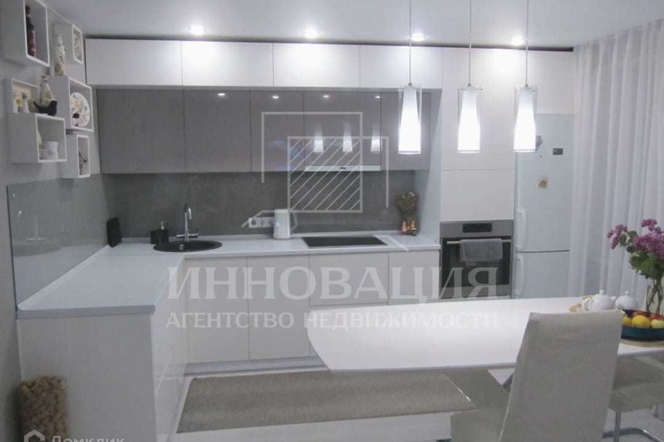 Продаётся 2-комнатная квартира, 79.6 м²