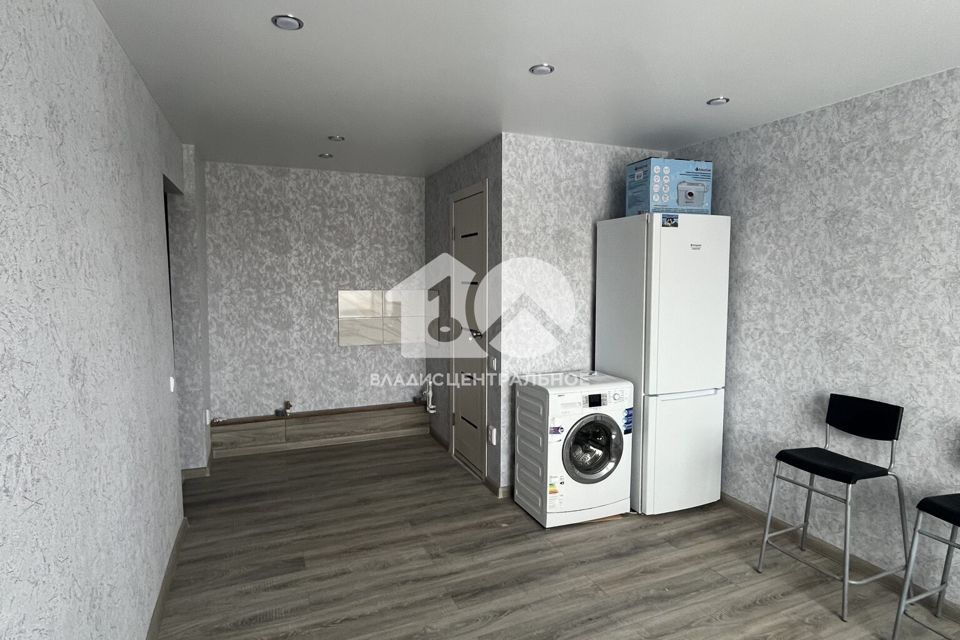 Продаётся комната в 1-комн. квартире, 100 м²