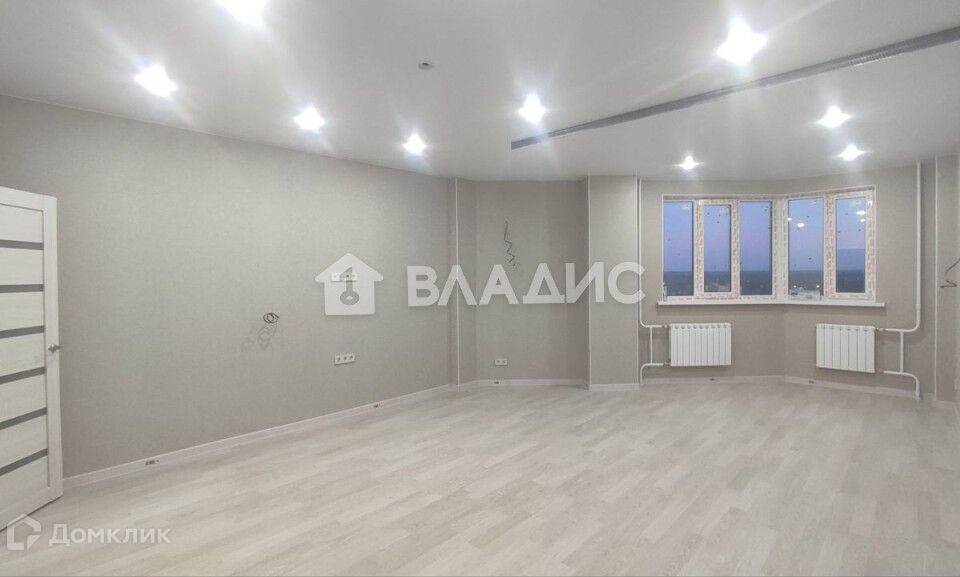 Продаётся 1-комнатная квартира, 61.2 м²