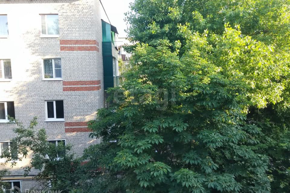 Продаётся 4-комнатная квартира, 60.2 м²