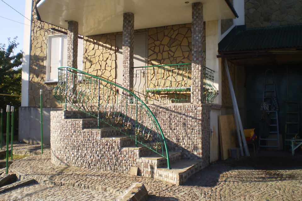 Продаётся 4-этажный дом, 400 м²