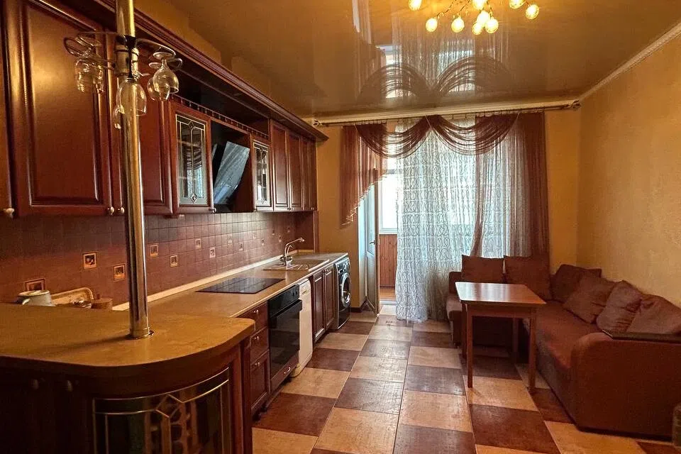 Сдаётся 2-комнатная квартира, 75 м²