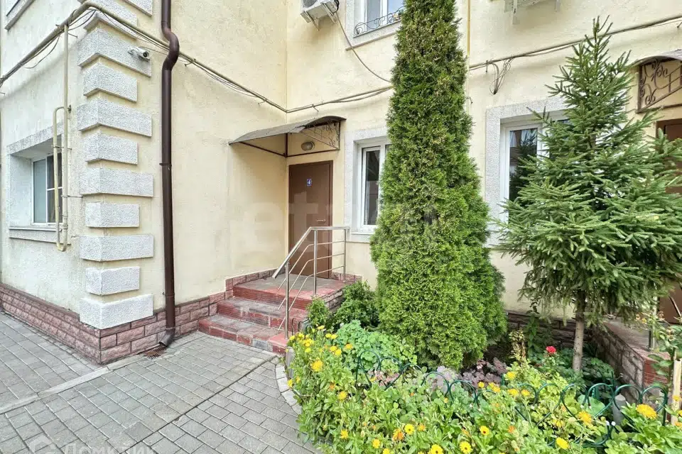 Продаётся 3-комнатная квартира, 46.4 м²