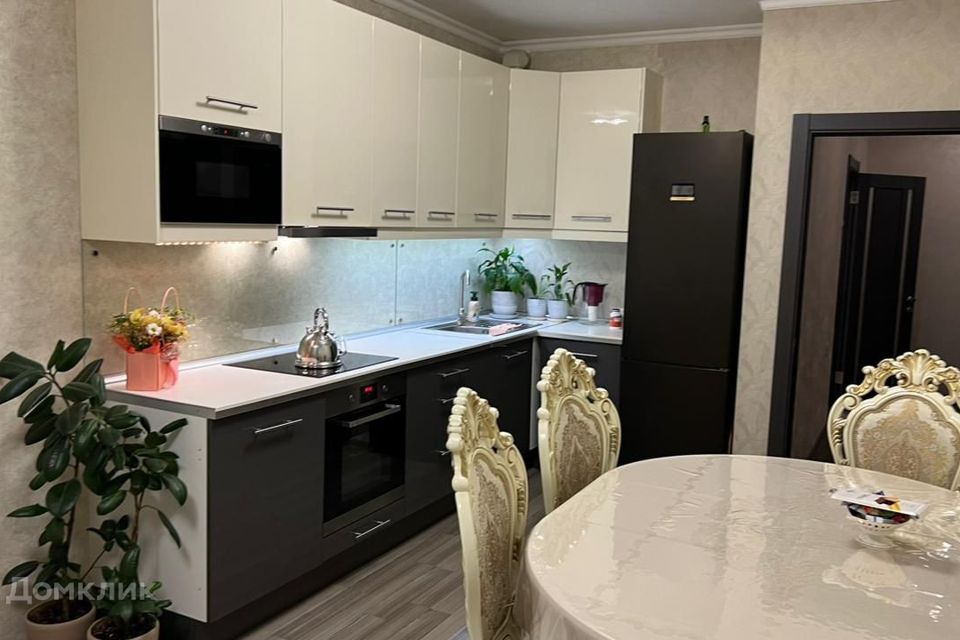 Продаётся 1-комнатная квартира, 57.7 м²