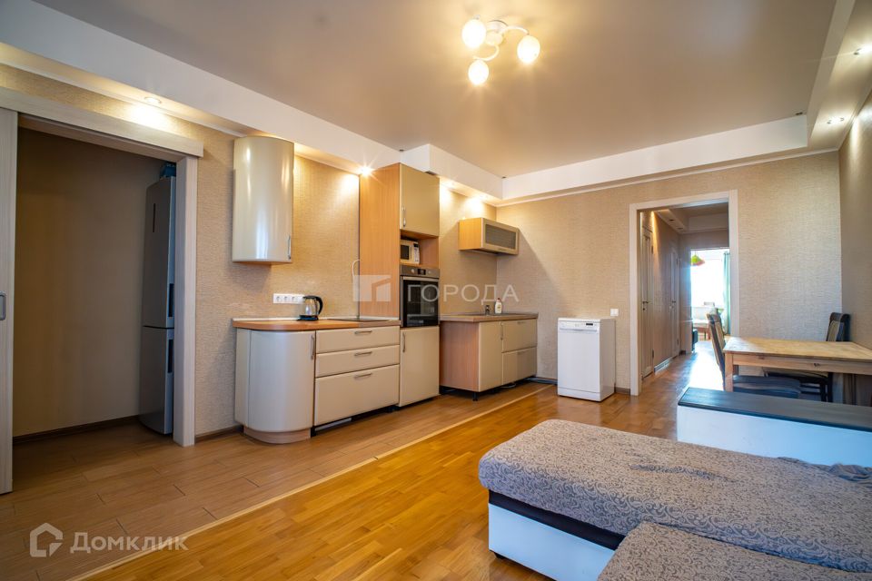 Сдаётся 2-комнатная квартира, 100 м²