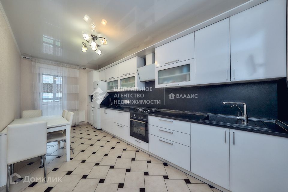 Продаётся 2-комнатная квартира, 62.8 м²