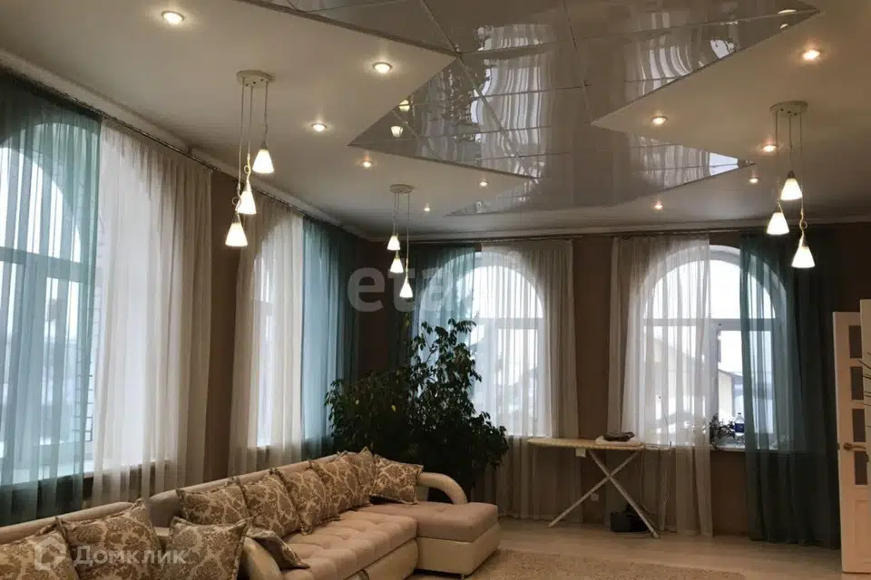 Продаётся 4-этажный дом, 400 м²