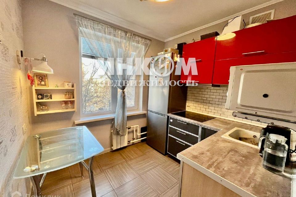 Продаётся 3-комнатная квартира, 51.8 м²