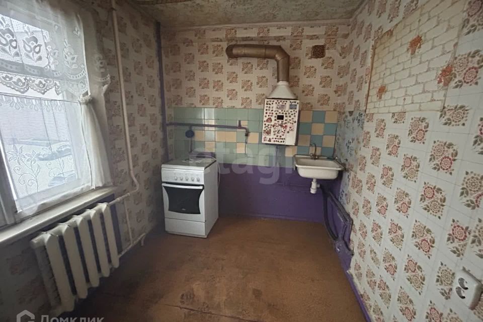 Продаётся 4-комнатная квартира, 57.9 м²