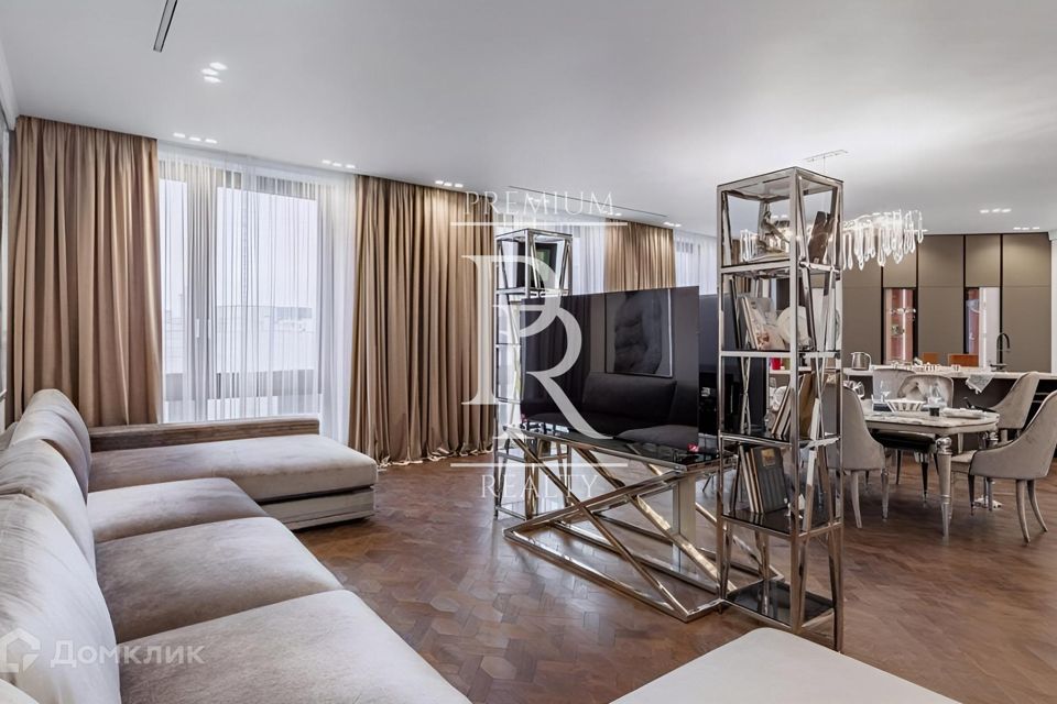 Продаётся 3-комнатная квартира, 160.1 м²