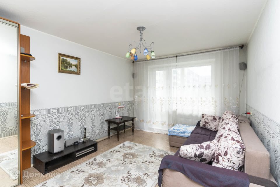 Продаётся 4-комнатная квартира, 105.6 м²