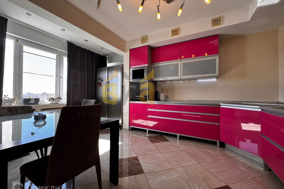 Продаётся 2-комнатная квартира, 72.5 м²