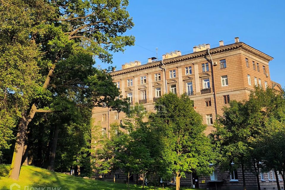 Продаётся 2-комнатная квартира, 52.7 м²