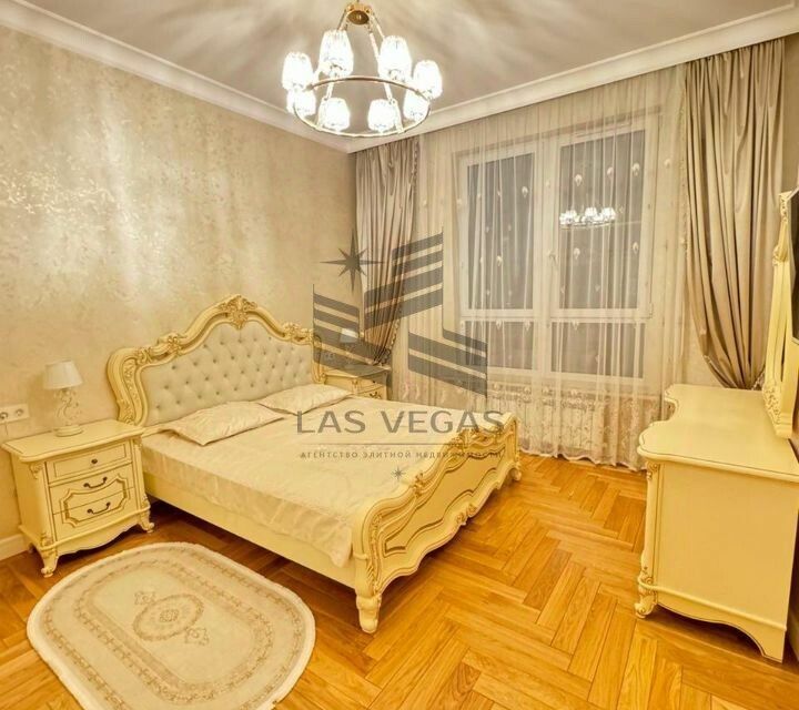 Сдаётся 2-комнатная квартира, 72 м²