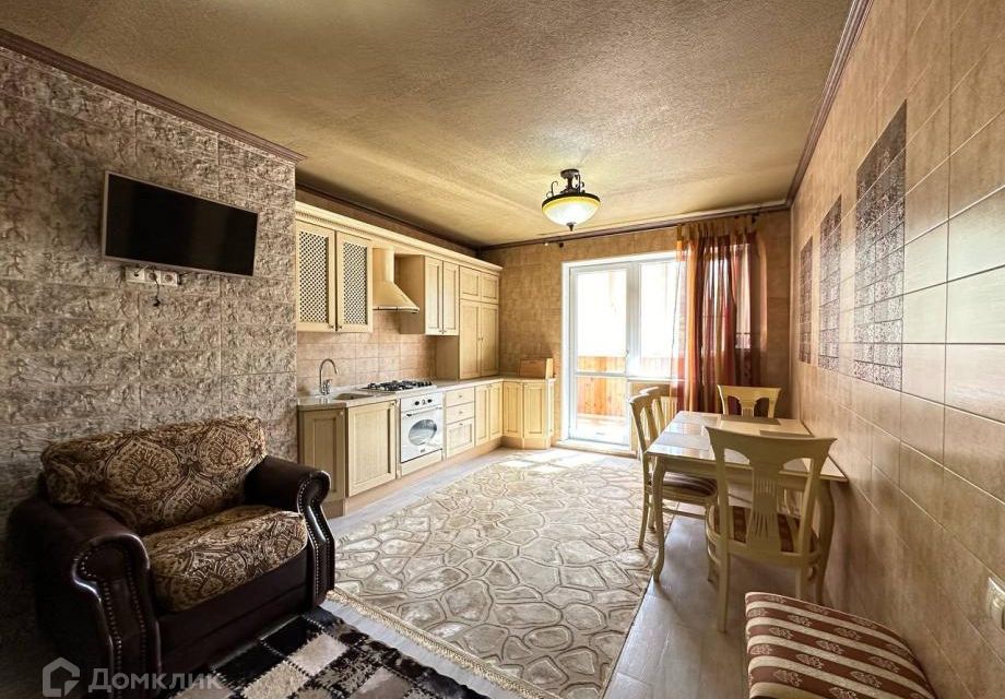 Продаётся 2-комнатная квартира, 79.7 м²
