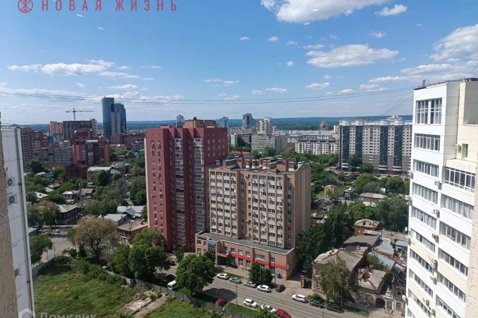 Продаётся 5-комнатная квартира, 237 м²