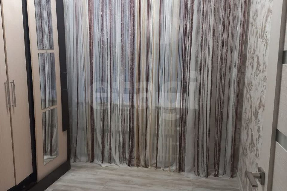 Продаётся 4-комнатная квартира, 72 м²