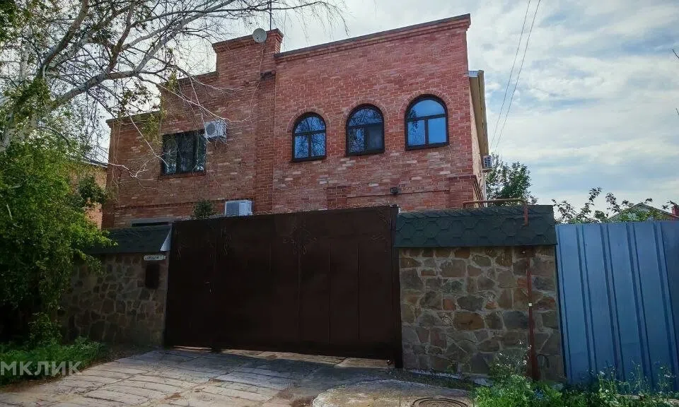 Продаётся 2-этажный дом, 230 м²